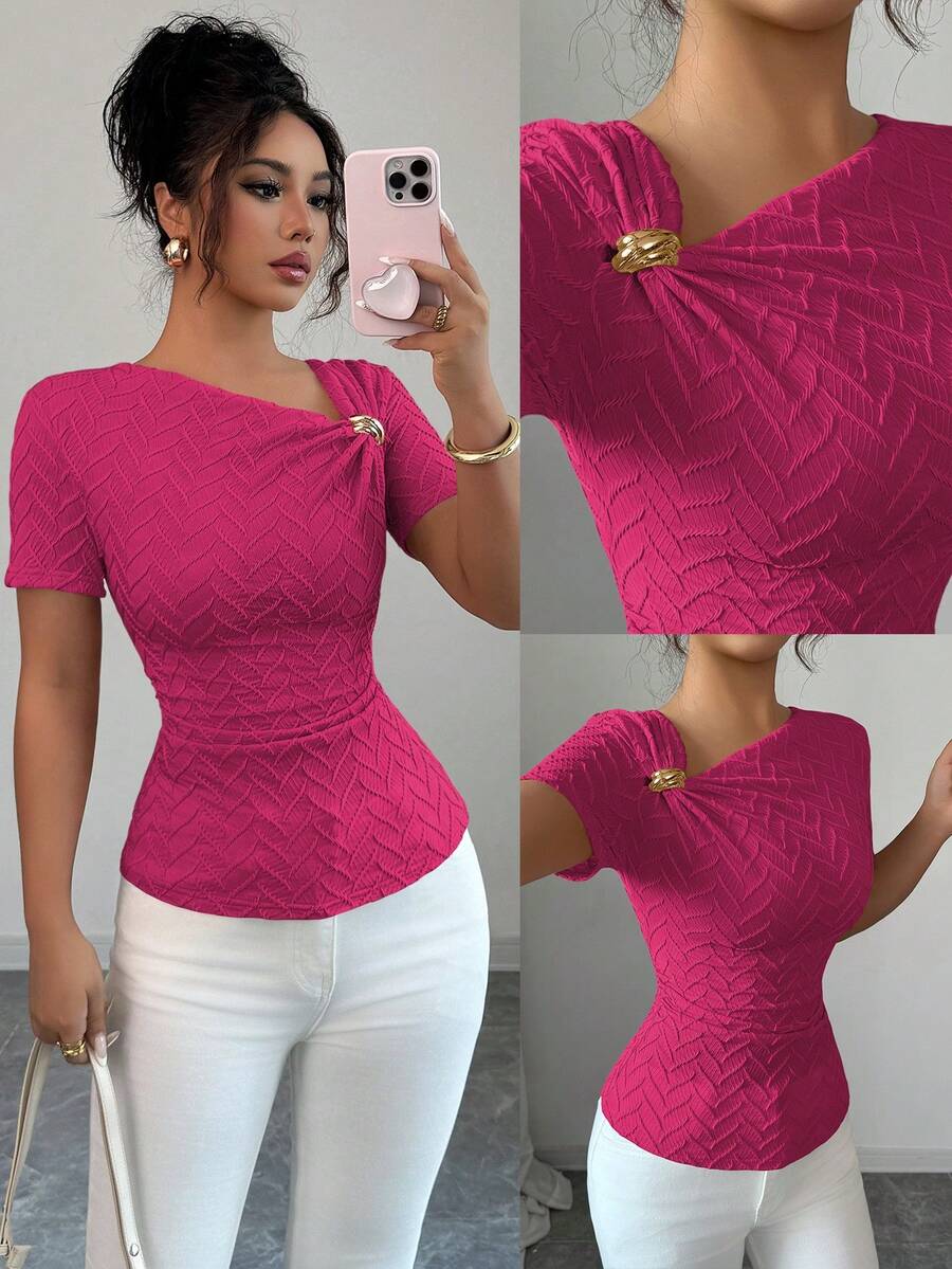 Elenzga 女士优雅不对称领口3D玫瑰金纽扣装饰短袖T恤 - 玫紅色 - 查看 1