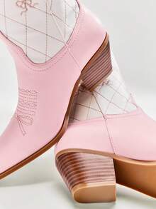 Solezae 全新女式刺绣纯素皮革尖头粗跟一脚蹬西部风格别致牛仔靴 - 粉色 - 查看 6