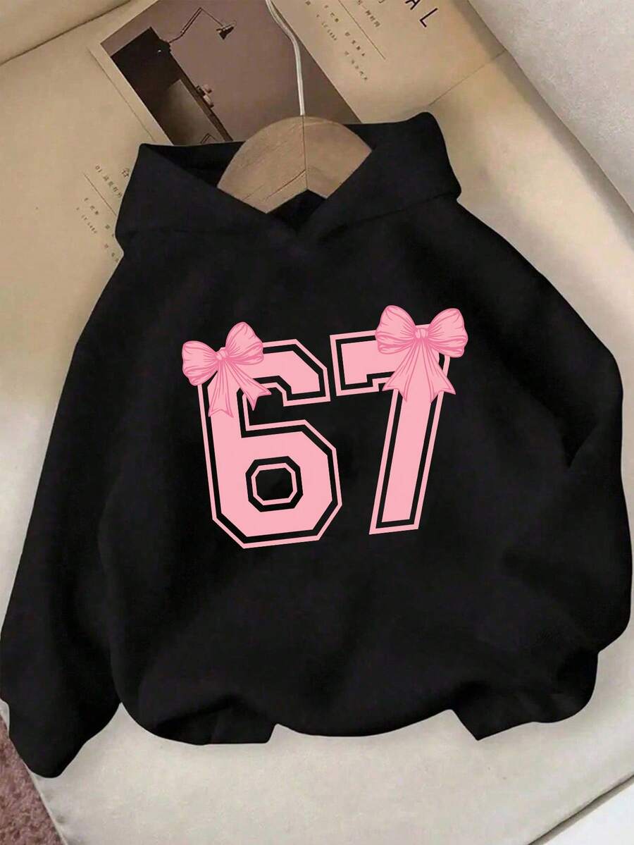 Sparklyn Estilos acogedores de otoño e invierno, sudadera con estampado gráfico de número 67 y lazo minimalista fresco y personalizado de moda informal para niña preadolescente, cómoda para otoño/invierno - Negro - Ver 1