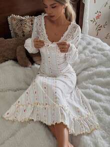SHEIN Cartoon Floral Contrast Lace Ruffle Hem Romantic Long Nightgown, Winter - White - View 7