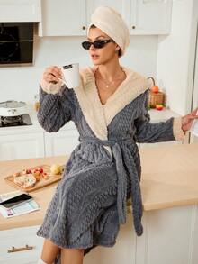 SHEIN Doze Lane Bata con capucha de manga larga de forro polar con bloques de color para mujer, otoño e invierno