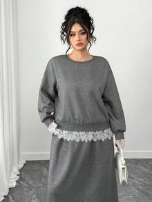 Dazy Plus 两件套时尚休闲运动套装，包括蕾丝拼接下摆卫衣和直筒长裙 - 灰色 - 查看 7