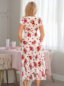 SHEIN 2er Set: Romantisches Mesh- und Kontrast-Spitzen-Maxikleid mit Schlitz, String - Verschiedenfarbig - Übersicht 2