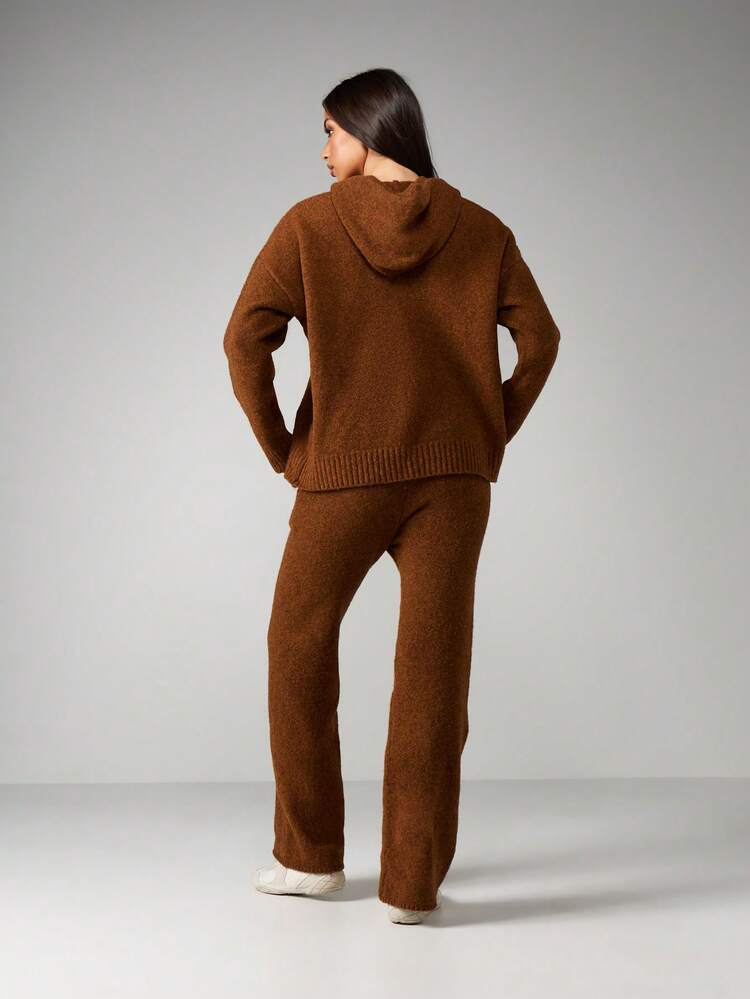 MISSGUIDED Gestrickter Pullover Co-Ord Set mit passender Hose und Kapuzenpullover für gemütlichen Winterkomfort