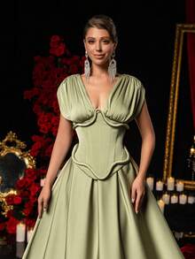 Glamrae 优雅奢华的绿色缎面手工3D绳索装饰连衣裙，饰有褶裥和多处鱼骨纹细节，二合一设计，A字廓形，带拖尾。适合婚礼、单身派对、度假、舞会、毕业派对、正式场合、晚宴、圣诞节和情人节等场合。 - 綠色 - 查看 6