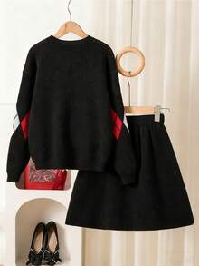 SHEIN 两件套少女红色毛衣套装，适合秋冬季节穿着，时尚圆领套头毛衣搭配百搭迷你裙，适合圣诞派对。 - 黑色 - 查看 2