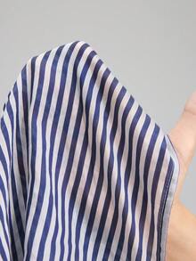 Ontre 2026春夏女式蓝白条纹舒适府绸面料圆领小立领插肩袖弧形下摆侧开衩设计，现代都市休闲商务衬衫，适合办公室穿着，低调优雅，四季皆宜，宽松纽扣女式夏季衬衫，蓝色条纹宽松衬衫，商务休闲女式衬衫，街头酷炫，高端简约，酷炫机车风工作服 - 藍白色 - 查看 9