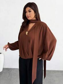 SHEIN Privé 大码女式金属海星装饰灯笼袖宽松时尚衬衫 - 咖啡棕 - 查看 5