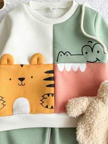 Playful Pals 2pcs Baby Boy Casual Cute Colorblock, Tiger, Crocodile Graphic Print Crew Neck Long Sleeve Sweatshirt And Elastic Waist Pants Set, Suitable For Autumn/Winter Outdoor Sports & Outings - Green - View 7