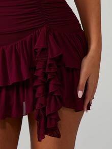 MISSGUIDED 露背褶皱迷你连衣裙，层叠荷叶边下摆设计，是派对和特殊场合的完美之选 - 酒紅色 - 查看 6