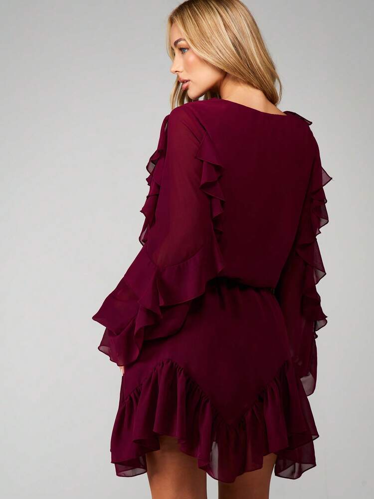 MISSGUIDED Abito mini in chiffon bordeaux con dettagli a volant, scollo a V, maniche lunghe a campana e balze per occasioni di feste autunnali e invernali