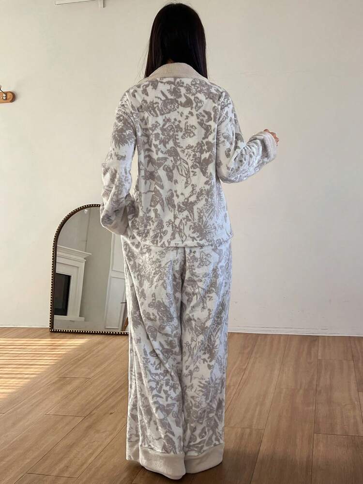 Women's Butterfly Silhouette Pattern Fleece Patchwork Design Pajama Set, Winter