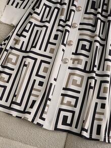 GlowEve 时尚新款收腰喇叭下摆针织印花撞色高端优雅女士圆领金属纽扣装饰短袖迷你连衣裙 - 彩色 - 查看 6