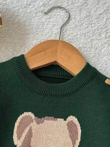 SHEIN Playful Pals 小男孩卡通熊提花针织圆领休闲毛衣 - 軍綠色 - 查看 3