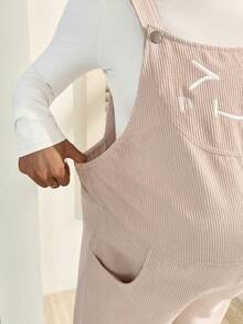 SHEIN 秋季孕妇卡通刺绣口袋休闲背带连体裤 - 卡其色 - 查看 8