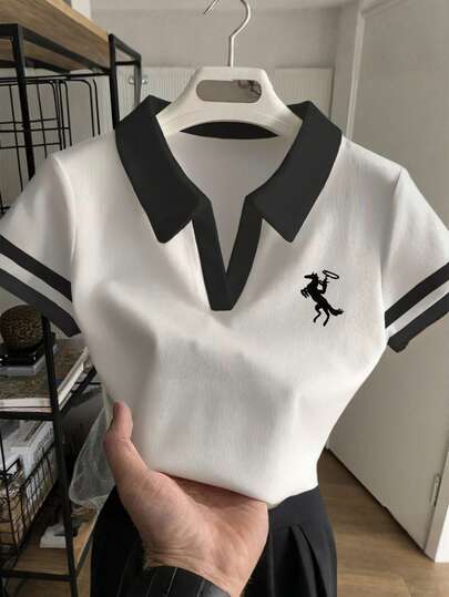 Rovax Áo thun polo cổ bẻ tay ngắn họa tiết hiệp sĩ phối màu dành cho nữ