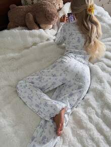 SHEIN V领花卉蝴蝶结装饰休闲舒适女士睡衣套装，冬季服装 - 白色 - 查看 2