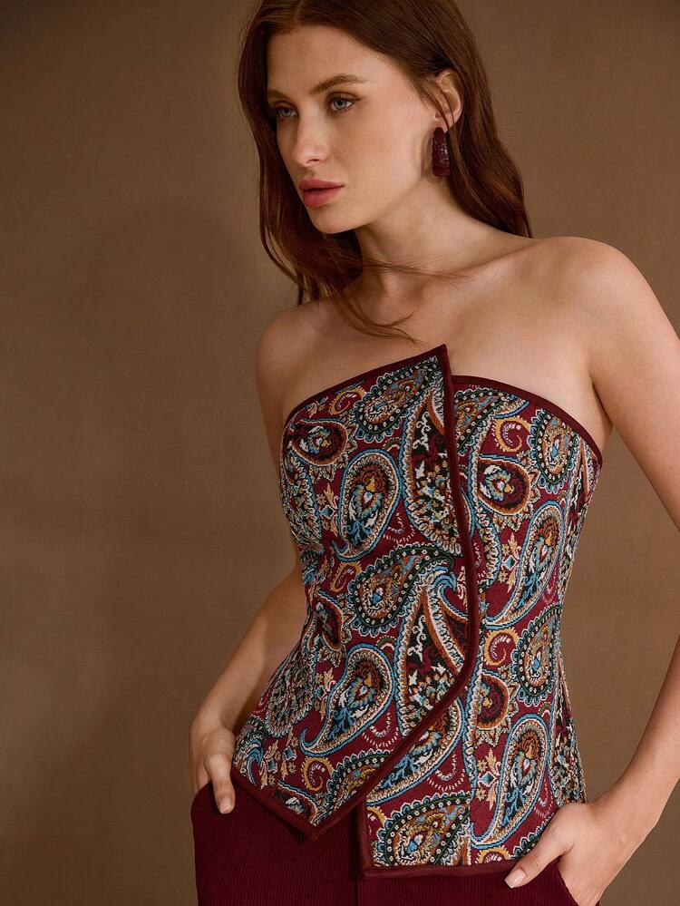 ALL OVER PRINT SLIM FIT STRAPLESS TOP