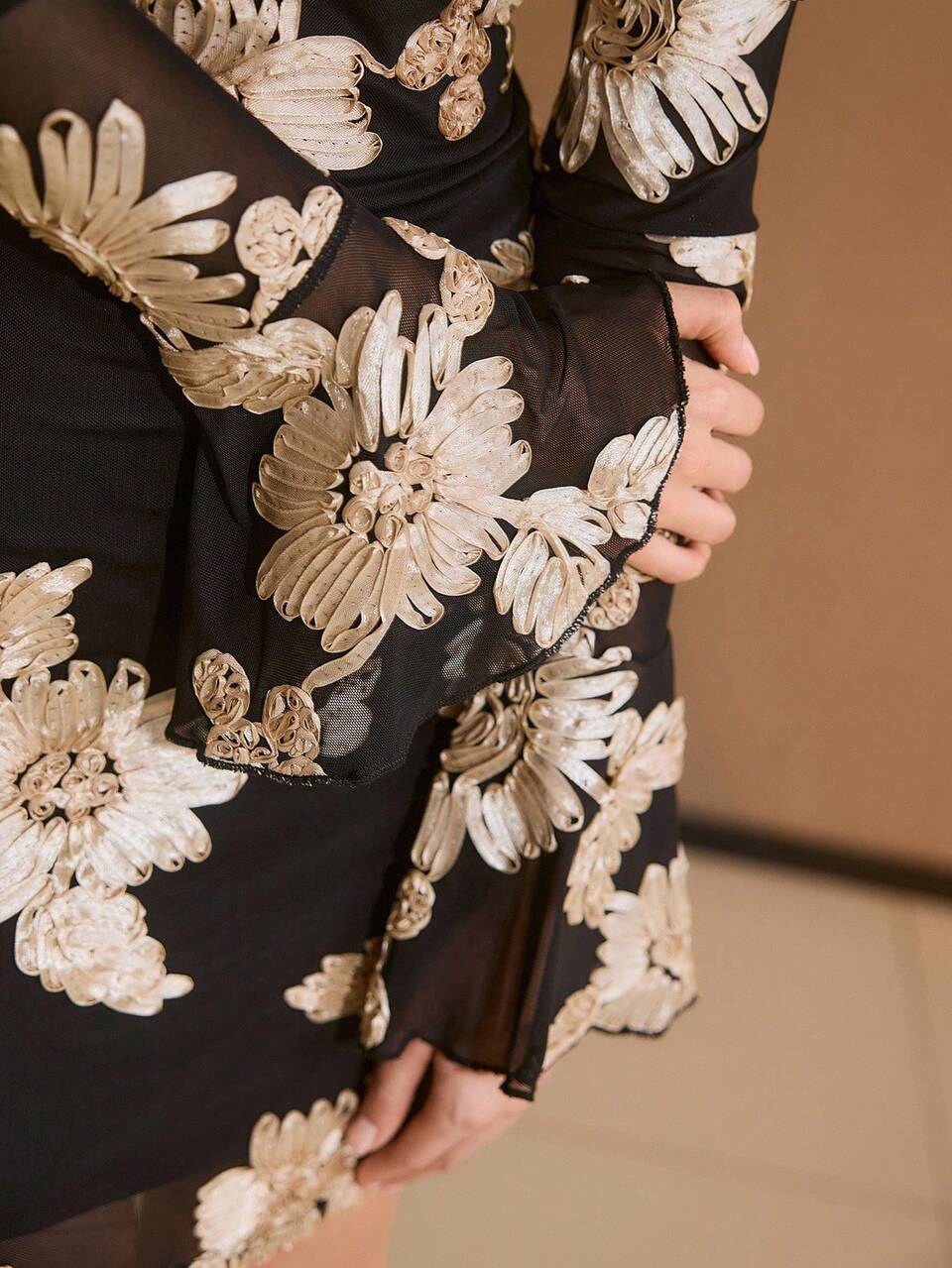 FLORAL PATTERN SHEER MESH FLARE SLEEVE SLIM FIT SHORT DRESS