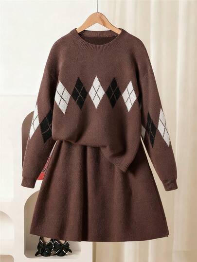 Sparklyn 2pcs/Set Tween Girls Red Sweater Outfit For Autumn/Winter, Super Fashionable Crew Neck Pullover Sweater & Matching Versatile Mini Skirt, Suitable For Christmas Party Lububu Baby Saja Tweens Matching Set Knit Kids Brown Dress Autumn Dress Kids Tween Girl Dresses Color Cocoa