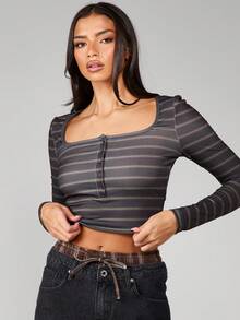 MISSGUIDED Striped Square Neck Button Front Long Sleeve Fitted Crop Top With Horizontal Striped Pattern Fall Winter Essential - Multicolor - View 3
