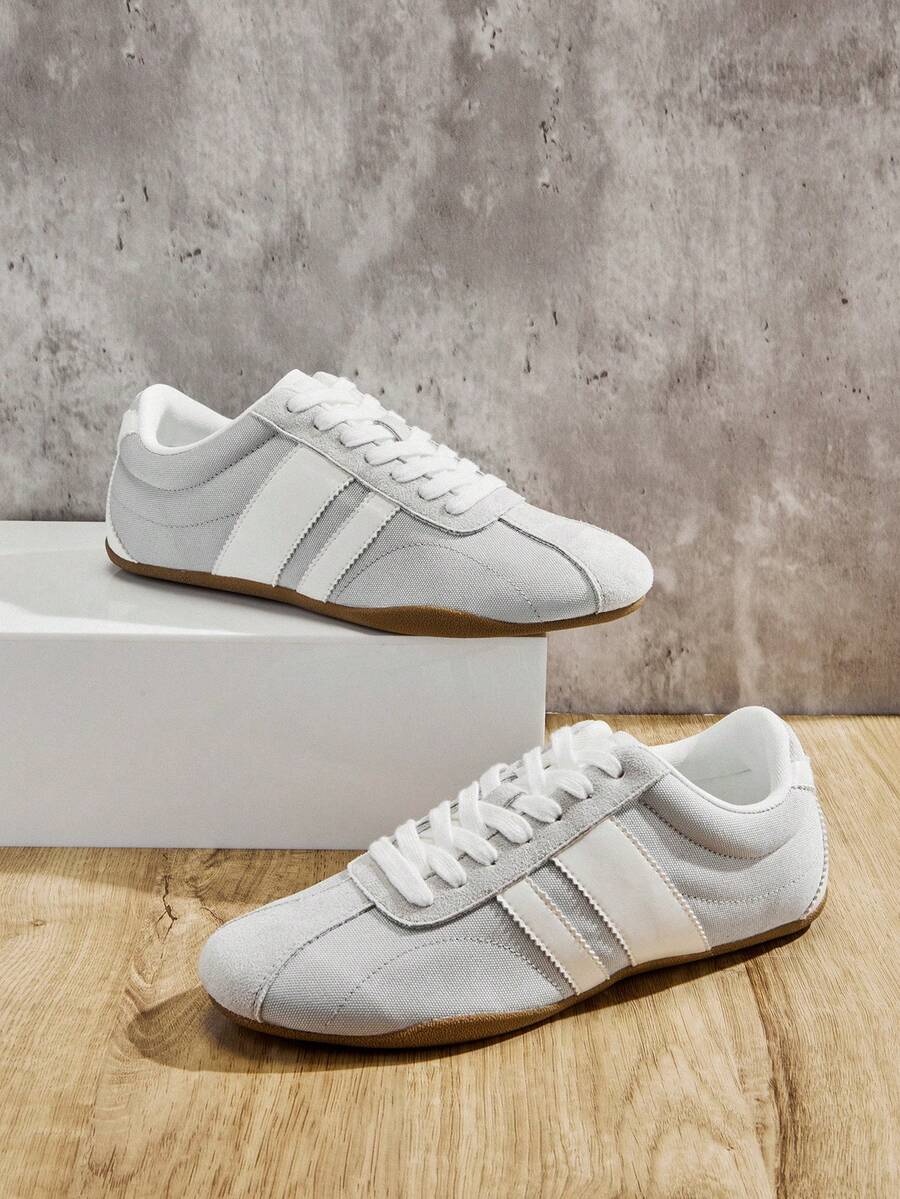 Solezae 女士超轻复古条纹灰白系带运动鞋，舒适时尚，日常必备。 - 灰色 - 查看 1