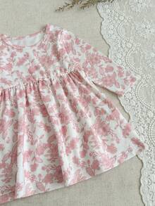 SHEIN 2件套女婴碎花印花弹力腰长袖连衣裙，舒适柔软，适合春、秋、冬三季，6个月-3岁 - 粉色 - 查看 6