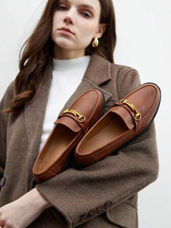 CUCCOO BIZCHIC Women's Metal Decor Fashion Casual Loafers For Daily Commute For Christmas