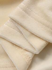 Dazy Plus 大码女士丝绒撞色蕾丝紧身派对连衣裙，性感弹力，适合约会，黑色优雅女士礼服，舞会礼服，长款连衣裙 - 杏色 - 查看 3