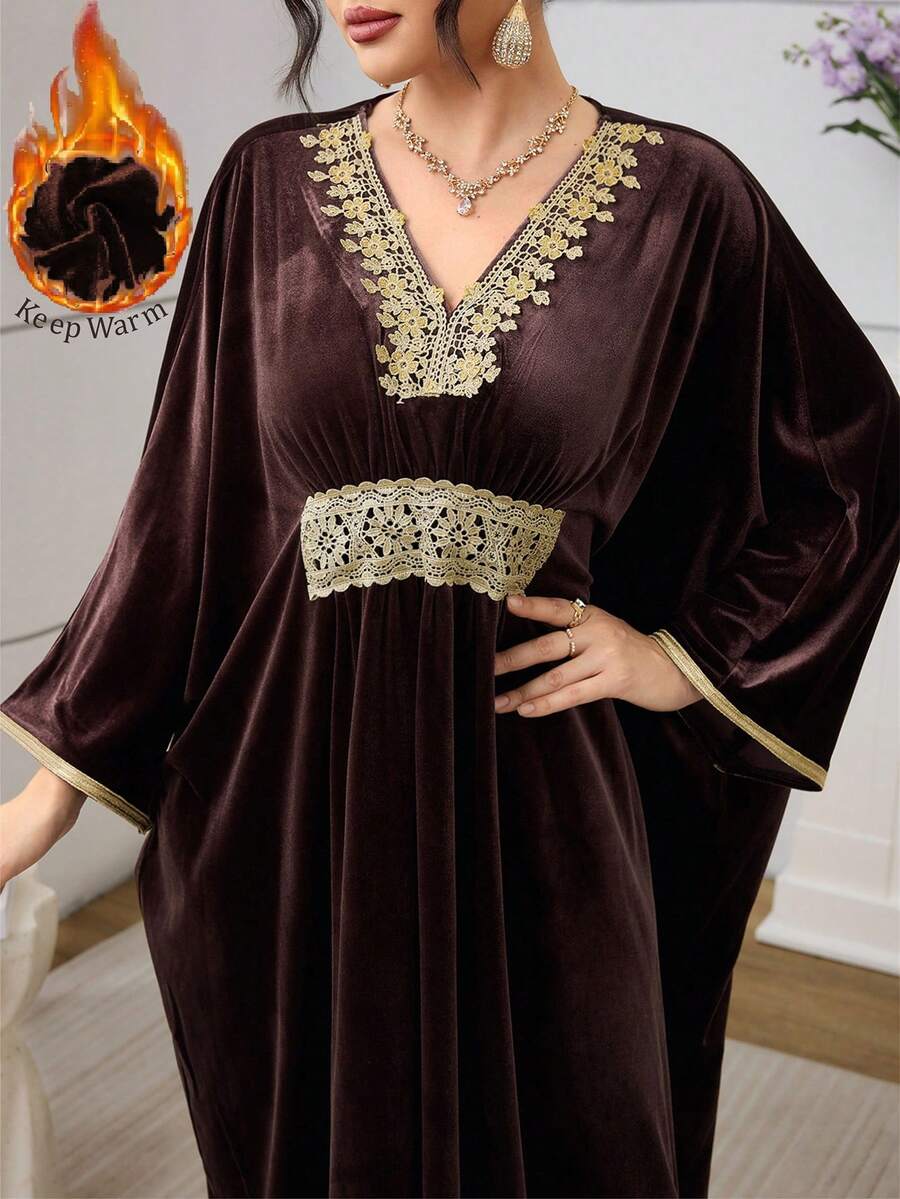 Al Najma 2025秋季新款天鹅绒宽松V领金线蕾丝边阿拉伯风格长袍，修身显瘦 - 咖啡棕 - 查看 1