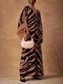 Zivah 2025秋季新款，适合生日派对、宴会、返校、学院风、学生装、日常休闲、邮轮旅行、潮流、街头风、优雅、通勤、商务休闲等场合。V领七分袖开衩设计，略微宽松版型，蝙蝠袖，黑米色斑马纹长裙，女士连衣裙 - 棕色 - 查看 6