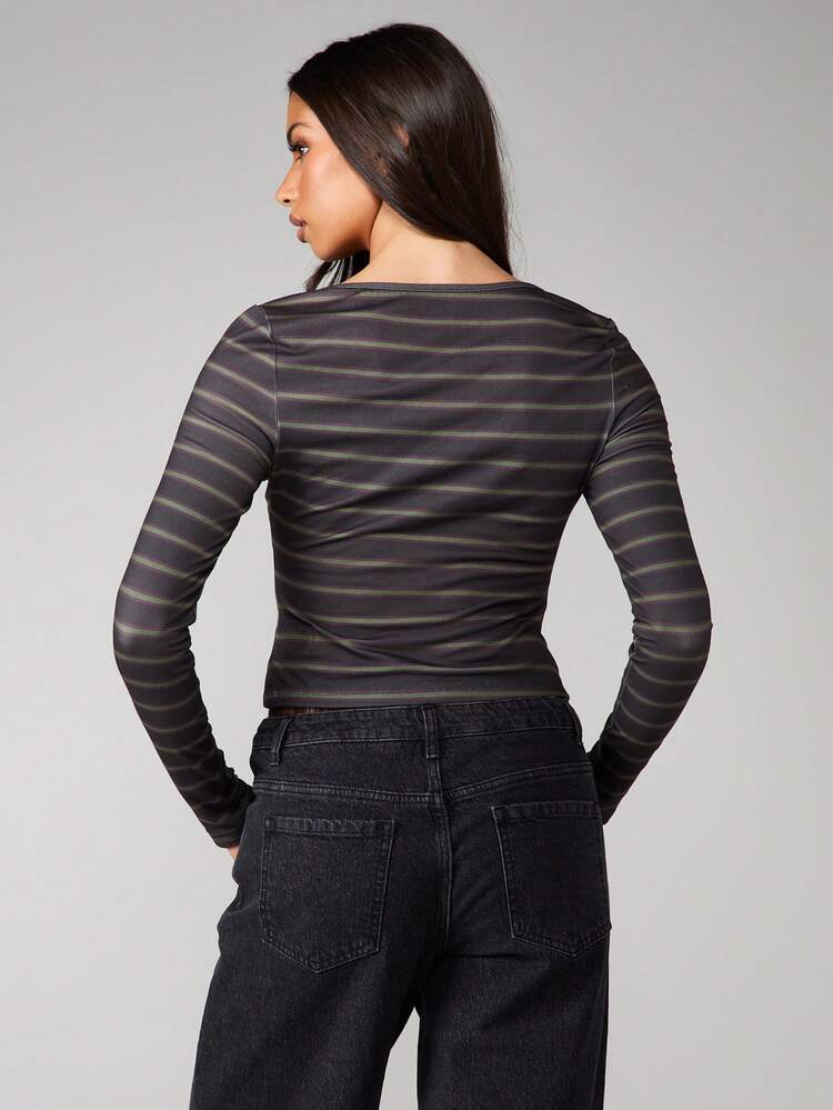 MISSGUIDED Cropped com Gola Quadrada, Botões na Frente, Manga Longa e Ajustado, com Padrão de Listras Horizontais, Essencial para o Outono e Inverno