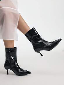 Mnmlis Eleganti stivaletti alla caviglia con tacco a rocchetto alla francese, fibbia alla moda, cerniera laterale e punta affusolata