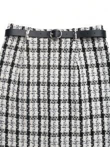 GlowEve Elegant Plaid Skirt For Commuting, Autumn/Winter - Black and White - View 3