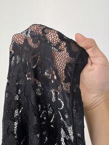 NU&NOW 大码蕾丝性感透视花卉拼接露肩长袖连衣裙 - 黑色 - 查看 6