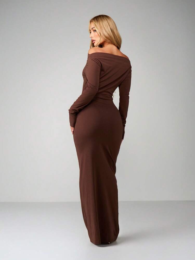 MISSGUIDED Off Shoulder Long Sleeve Ruched Neckline Bodycon Maxi Dress Winter Fall Autumn Elegant Party Evening Occasion Fitted Stretchy Knit Jersey