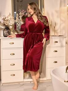 LuxeNights 优雅蕾丝拼接连帽长款加大码系带睡袍，女士秋季加大码睡袍，冬季，圣诞节 - 酒紅色 - 查看 7