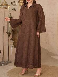 Modelyn Robe élégante et luxueuse à manches longues, col de chemise en tissu jacquard texturé avec décoration de strass - Marron - Voir 5