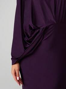 MISSGUIDED Đầm maxi tay cánh dơi lệch vai, chi tiết xếp ly bất đối xứng, đầm dạ hội dài trang trọng. - Bold Plum - Xem 5