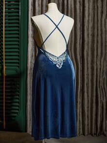 SilkySpell Váy ngủ dài hở lưng bằng nhung phối ren dây mảnh gợi cảm cỡ lớn - Màu xanh lam - Xem 3