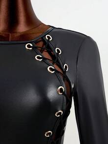 Mistrie 这是一款新款性感连衣裙，圆领长袖设计，侧开衩，松紧腰带，搭配吸睛的猫跟鞋。这款迷你连衣裙适合女士街头时尚，是夜店、酒吧和音乐节的理想之选。 - 黑色 - 查看 6