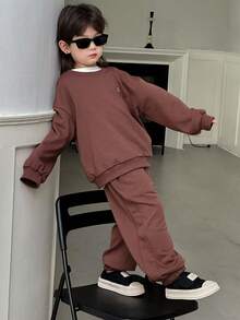 DAZY Young Boy Letter Print Crew Neck Raglan Sleeve Loose Sweatshirt And Sweatpants Set - Brown - View 4