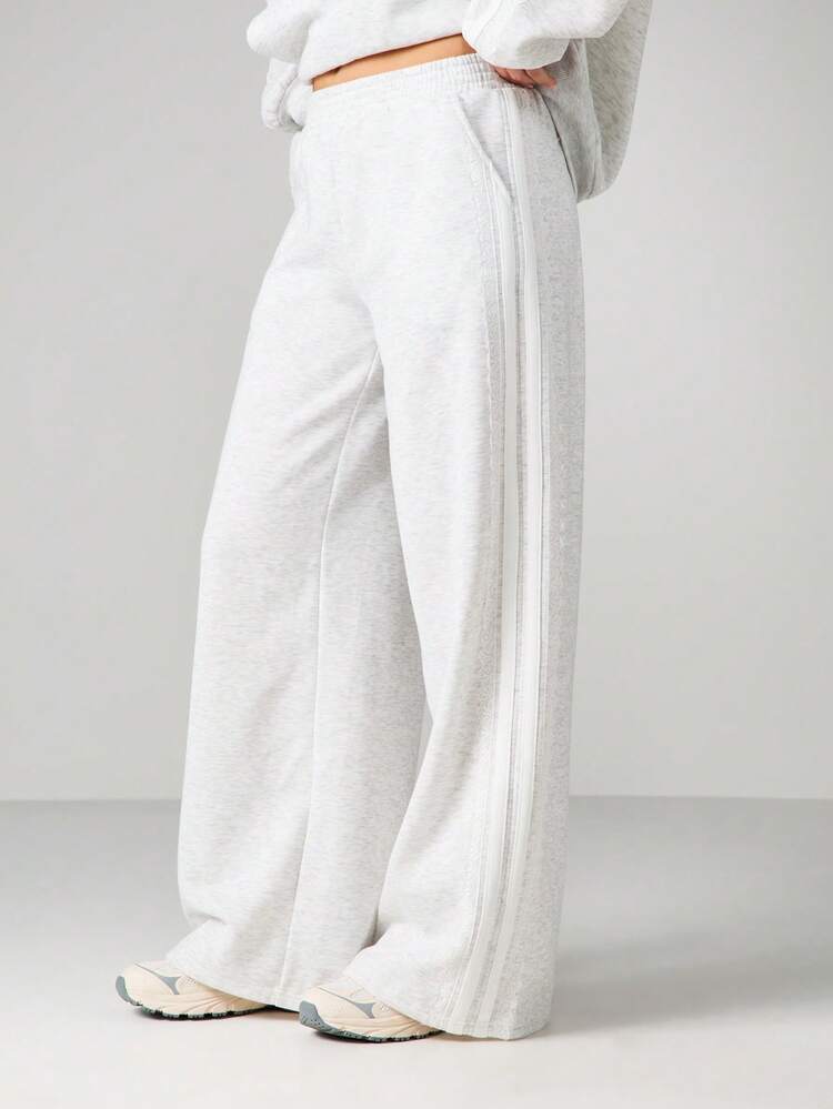 MISSGUIDED Brushed Fleece Joggers With Delicate Lace Trim Wide Leg Sweatpants Comfortable Loungewear Cozy Relaxed Fit Casual Pants