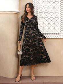 EMERY ROSE Elegancka damska sukienka midi z koronką i dekoltem w serek i długim rękawem