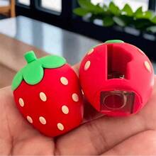 1 عبوة، مبراة أقلام بشكل فراولة جميلة، مبراة صغيرة محمولة كاواييي ملونة، مبراة أقلام بشكل فاكهة، ملحق قاطع أقلام، لوازم مكتبية للمنزل والمدرسة - الأحمر - مشاهدة 1