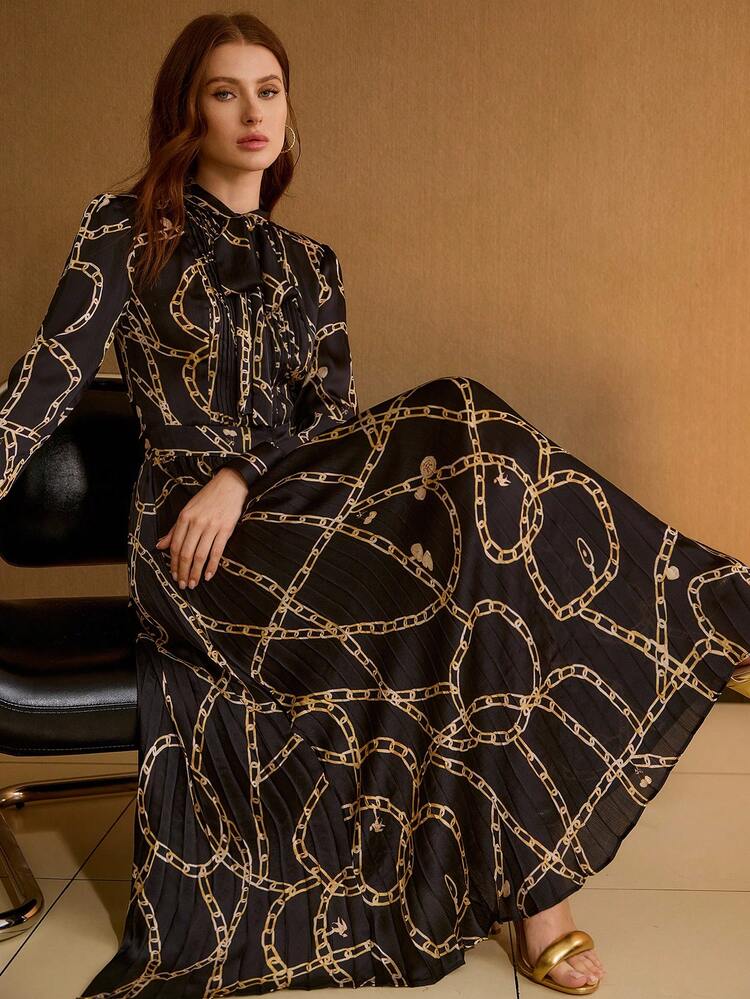 VESTIDO ELEGANTE DE MUJER DE LONGITUD MEDIA CON CUELLO DE CORBATA, PLISADO Y ESTAMPADO DE CADENA
