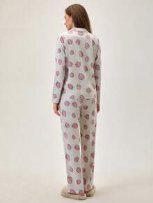 Loomlin Baumwolle Damen 2-teiliges Homewear Pyjama Set mit Erdbeeren & Früchte Muster und Knopfdetails, bequem