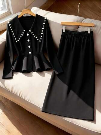 GlowEve CURVE 大码女装两件套：优雅珍珠点缀纯色翻领开衫（金属纽扣闭合）外套和长款A字裙，适合秋冬季穿着。