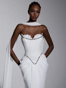 Elitara 优雅蕾丝拼接雪纺二合一心形领口美人鱼婚纱，带荷叶边拖尾 - 白色 - 查看 3