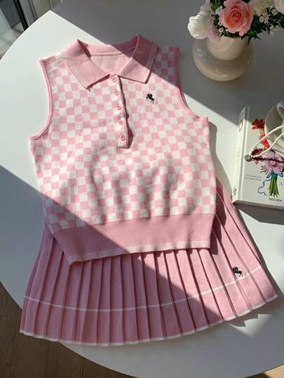 Comfortcana Bộ đồ thường ngày 2 món dành cho nữ: Áo vest cổ polo dệt kim họa tiết hiệp sĩ và chân váy mini dệt kim xếp ly